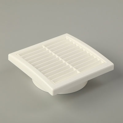 Dispositif de ventilation pour les conduits d'échappement en plastique de plafond